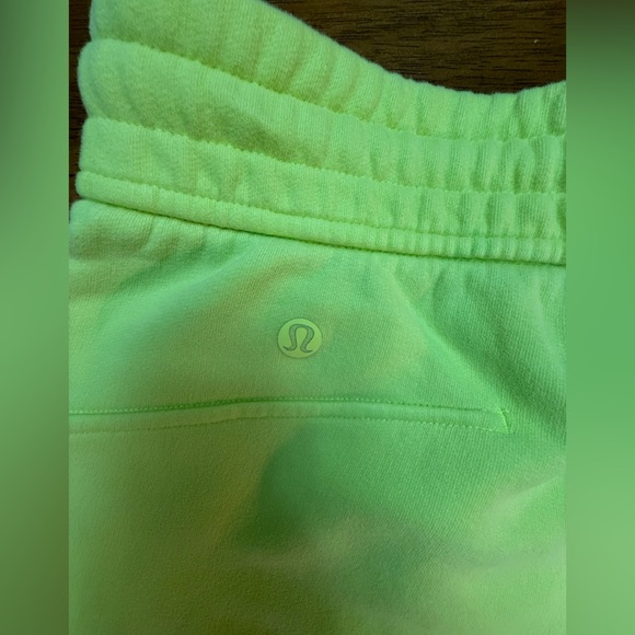 Lululemon athletica Chartreuse Scuba Short 12 - Picture 3 of 6